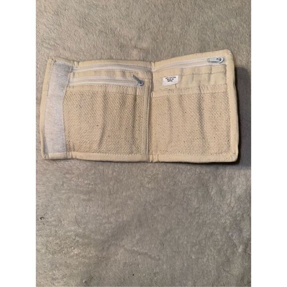 Handmade in Nepal wallet - Picture 3 of 3